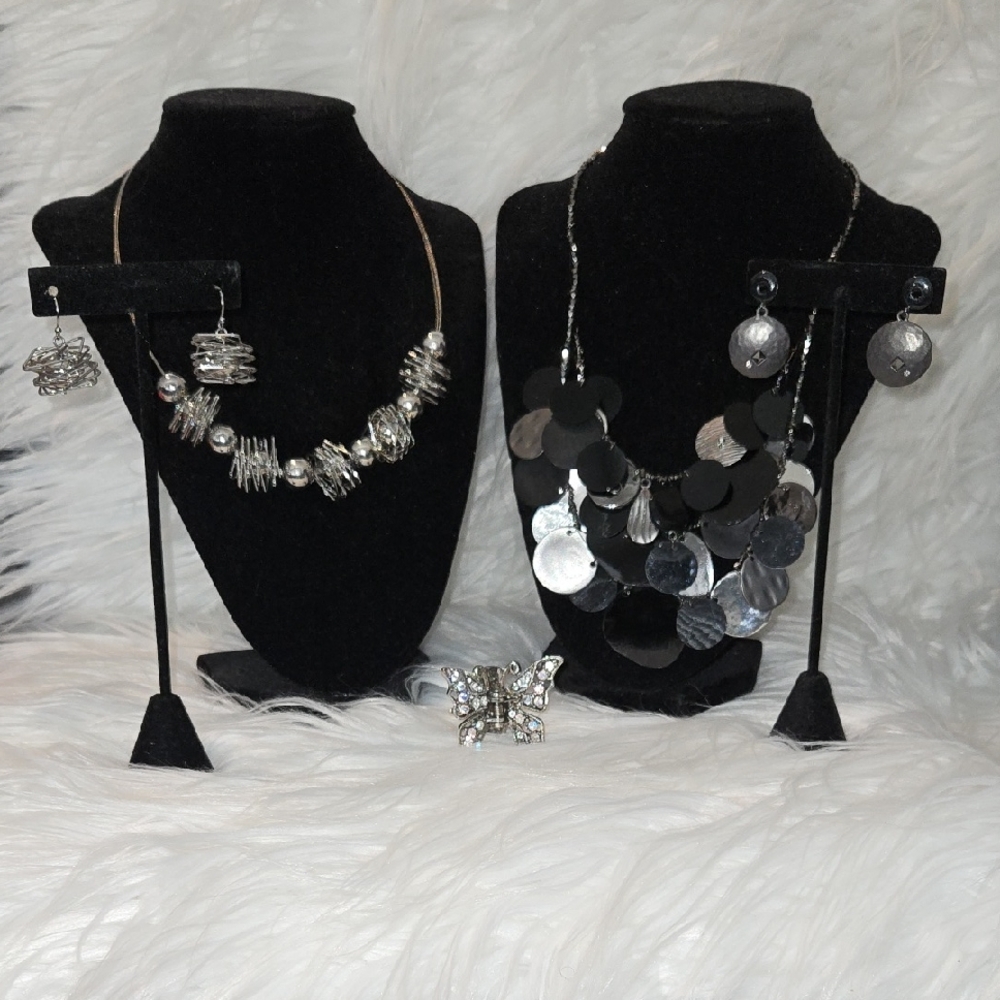 Elegant Silver and Black Necklace Set